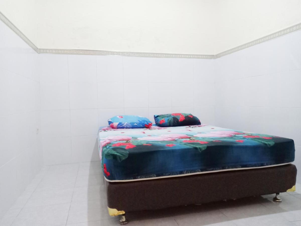 Отель D'Kost Ketintang Сурабая Экстерьер фото